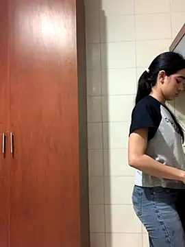 Kylie Patrick online show from 10-17-25, 01:20