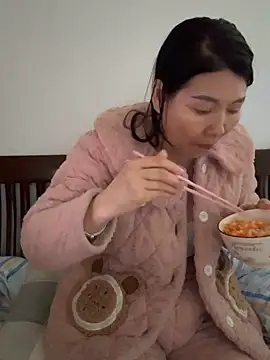 xiiuuff18 online show from 03-24-26, 01:32