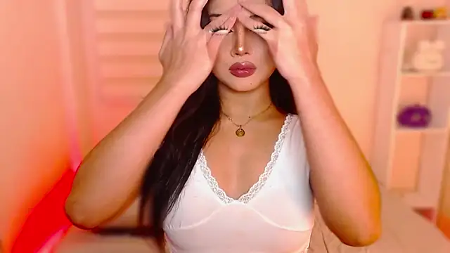 Snapshot of MissRumi_Hunter chatting on 10-12-25, 08:30 MissRumi Hunter online show from 10-12-25, 08:30