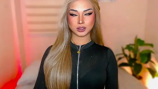 Snapshot of MissRumi_Hunter chatting on 10-17-25, 10:56 MissRumi Hunter online show from 10-17-25, 10:56