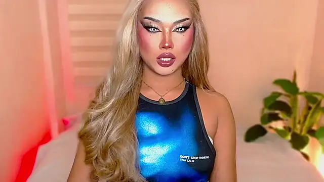 Snapshot of MissRumi_Hunter chatting on 10-29-25, 03:53 MissRumi Hunter online show from 10-29-25, 03:53