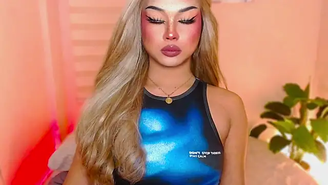 Snapshot of MissRumi_Hunter chatting on 11-04-25, 07:35 MissRumi Hunter online show from 11-04-25, 07:35