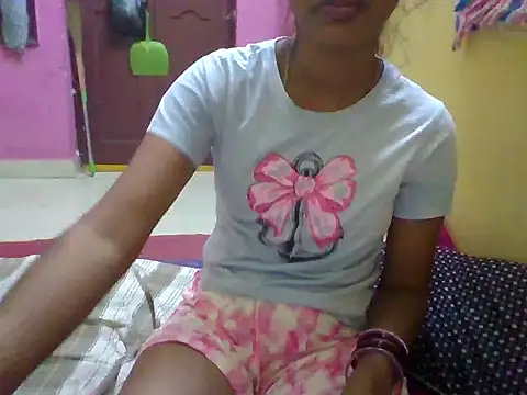 Snapshot of raasi_telugu chatting on 09-14-25, 04:17 raasi telugu online show from 09-14-25, 04:17