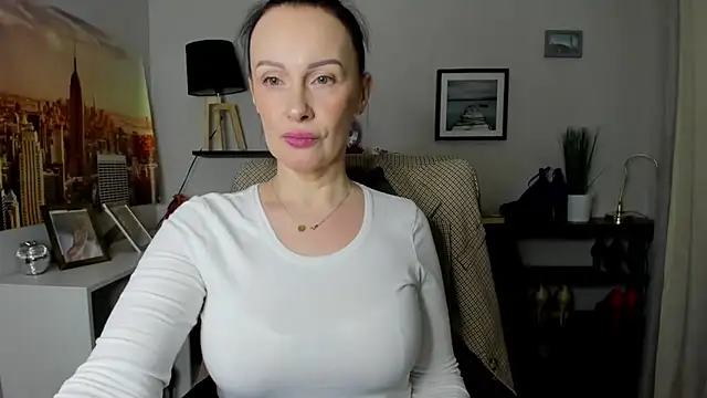 Velvet Jasmine online show from 02-25-26, 06:23