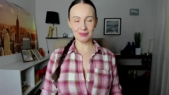 Velvet Jasmine online show from 03-05-26, 06:31