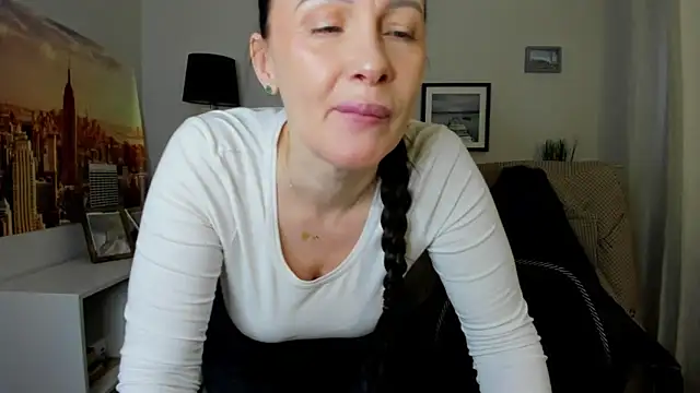 Velvet Jasmine online show from 03-11-26, 06:30