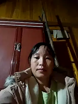 Snapshot of miss-su chatting on 10-24-25, 11:12 miss-su online show from 10-24-25, 11:12