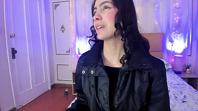 aitana johns online show from 11-19-25, 12:05