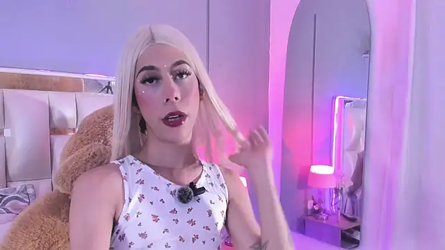 Darlyn tenderhot   online show from 11-29-25, 11:41