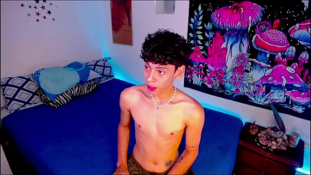 Snapshot of Thedoll_ethan7 chatting on 06-11-26, 12:32 Thedoll ethan7 online show from 06-11-26, 12:32