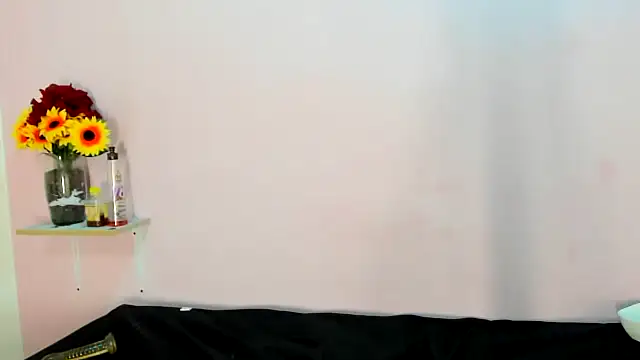 Snapshot of TeensNews18 chatting on 10-20-25, 01:28 TeensNews18 online show from 10-20-25, 01:28