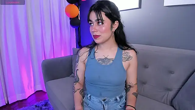 flower smith  online show from 10-27-25, 11:47