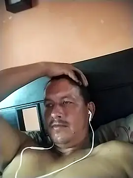 Snapshot of colombiano198720 chatting on 09-19-25, 07:36 colombiano198720 online show from 09-19-25, 07:36