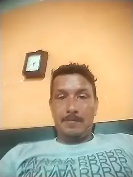 Snapshot of colombiano198720 chatting on 09-22-25, 12:07 colombiano198720 online show from 09-22-25, 12:07