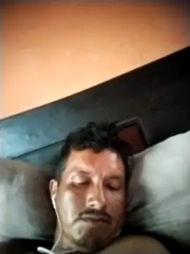 Snapshot of colombiano198720 chatting on 09-24-25, 09:29 colombiano198720 online show from 09-24-25, 09:29