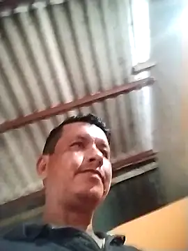 Snapshot of colombiano198720 chatting on 11-17-25, 12:00 colombiano198720 online show from 11-17-25, 12:00