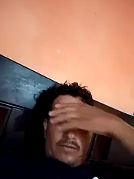 Snapshot of colombiano198720 chatting on 12-01-25, 11:37 colombiano198720 online show from 12-01-25, 11:37