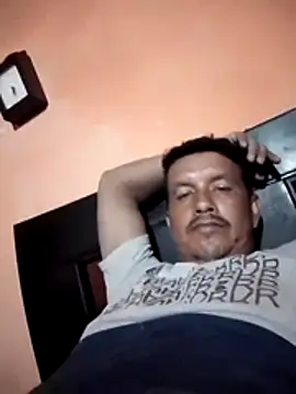 Snapshot of colombiano198720 chatting on 12-02-25, 12:27 colombiano198720 online show from 12-02-25, 12:27