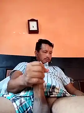 Snapshot of colombiano198720 chatting on 12-14-25, 12:10 colombiano198720 online show from 12-14-25, 12:10