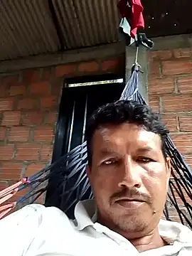 Snapshot of colombiano198720 chatting on 12-16-25, 12:32 colombiano198720 online show from 12-16-25, 12:32