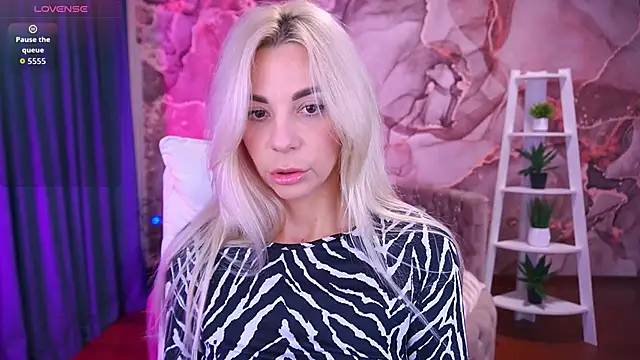 BellaRayyy online show from 12-02-25, 06:41