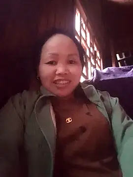 Snapshot of _YooY_ chatting on 10-07-25, 10:01 YooY online show from 10-07-25, 10:01