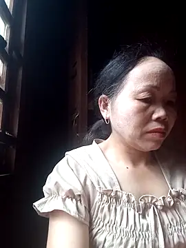 Snapshot of _YooY_ chatting on 10-22-25, 02:45 YooY online show from 10-22-25, 02:45