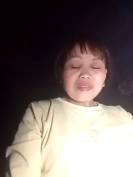 Snapshot of _YooY_ chatting on 11-12-25, 03:12 YooY online show from 11-12-25, 03:12