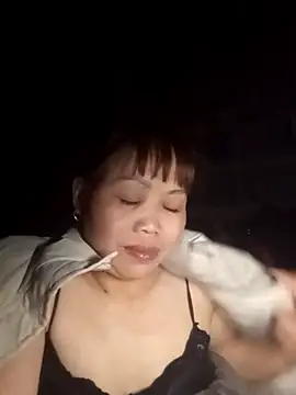 Snapshot of _YooY_ chatting on 11-16-25, 02:22 YooY online show from 11-16-25, 02:22