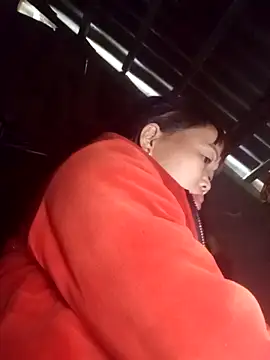 Snapshot of _YooY_ chatting on 12-05-25, 01:03 YooY online show from 12-05-25, 01:03