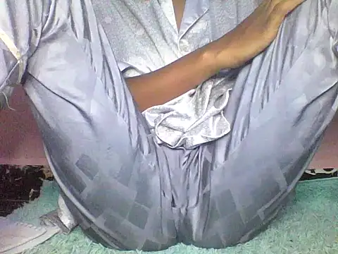 Moongodessy online show from 12-16-25, 07:02