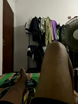 Snapshot of Senurak99 chatting on 10-09-25, 01:20 Senurak99 online show from 10-09-25, 01:20