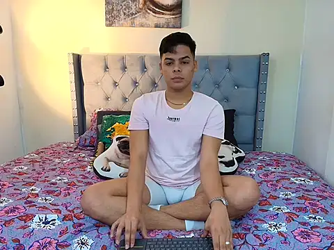 Snapshot of stewart_mateo_ chatting on 10-08-25, 01:58 stewart mateo  online show from 10-08-25, 01:58