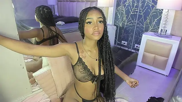 Snapshot of JulitPink chatting on 11-30-25, 11:47 JulitPink online show from 11-30-25, 11:47