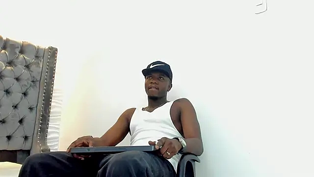 Snapshot of DOUGLAS_099 chatting on 09-20-25, 01:01 DOUGLAS 099 online show from 09-20-25, 01:01