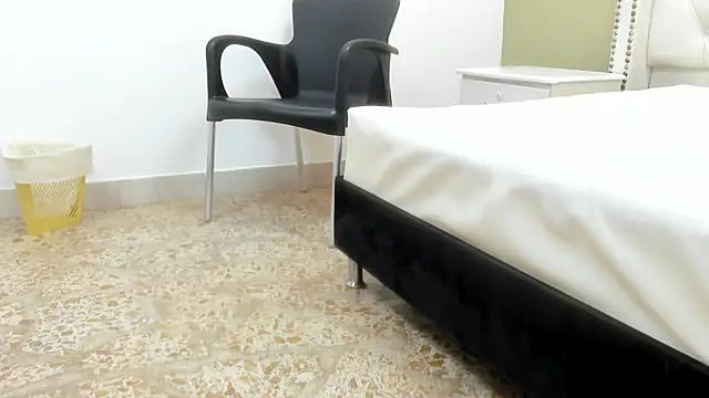 Snapshot of DOUGLAS_099 chatting on 10-04-25, 04:10 DOUGLAS 099 online show from 10-04-25, 04:10