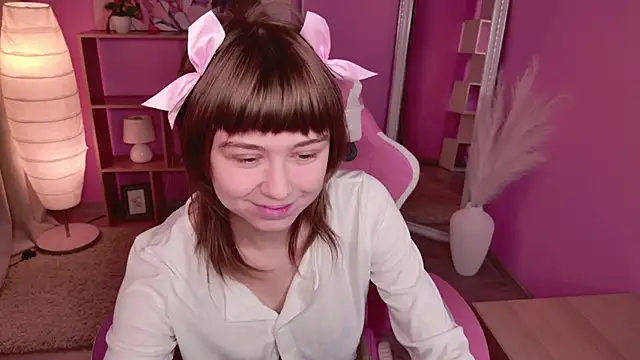 Katie ktk online show from 11-25-25, 04:40