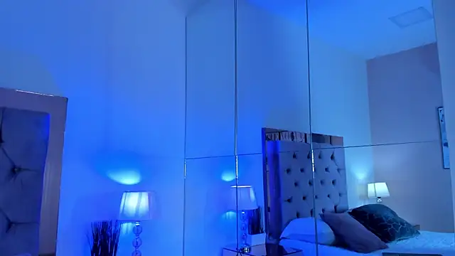 Snapshot of hillary_chen chatting on 11-28-25, 03:09 hillary chen online show from 11-28-25, 03:09