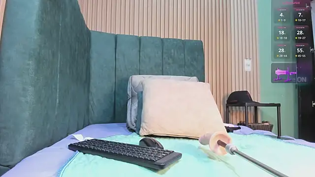 Snapshot of EvelynFoxx- chatting on 11-20-25, 07:02 EvelynFoxx- online show from 11-20-25, 07:02