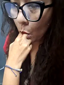 Snapshot of Syndel23 chatting on 05-23-26, 02:28 Syndel23 online show from 05-23-26, 02:28
