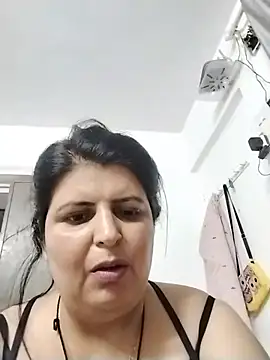Snapshot of Jann_Riya333 chatting on 06-22-26, 03:31 Jann Riya333 online show from 06-22-26, 03:31
