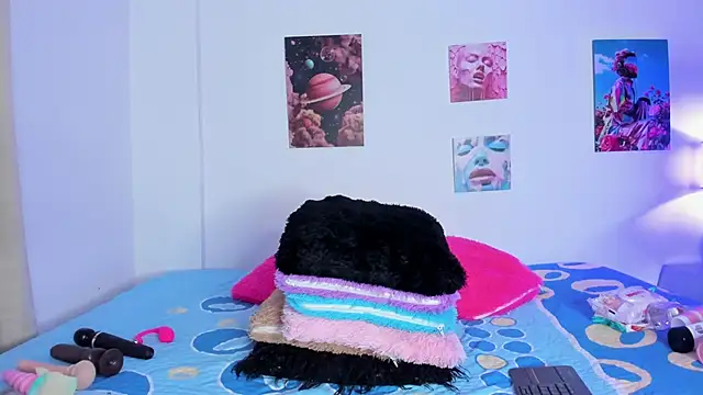 hailey hadid online show from 01-10-26, 06:53