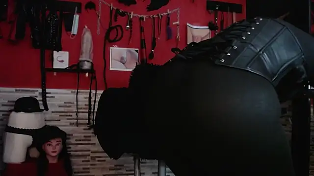 Miss Mirandaa online show from 12-13-25, 10:37