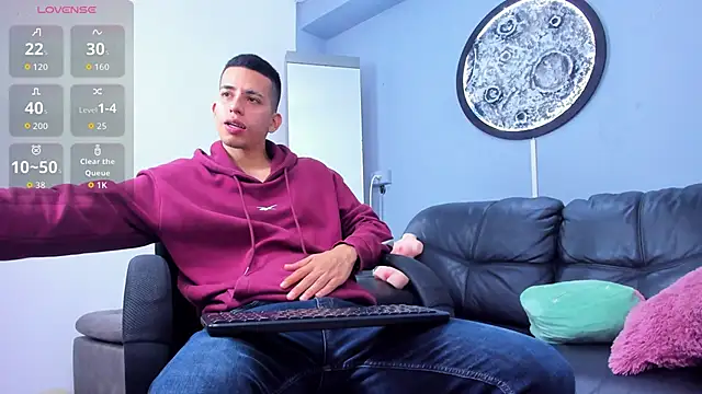 Snapshot of Alexander_gold chatting on 09-25-25, 03:27 Alexander gold online show from 09-25-25, 03:27
