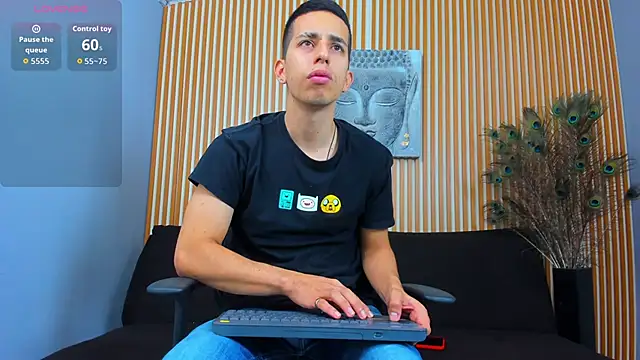 Snapshot of Alexander_gold chatting on 10-04-25, 03:21 Alexander gold online show from 10-04-25, 03:21