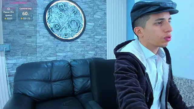 Snapshot of Alexander_gold chatting on 10-18-25, 12:17 Alexander gold online show from 10-18-25, 12:17