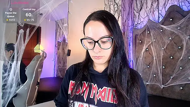 Zami Escobar of online show from 10-27-25, 05:17