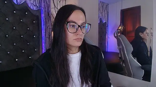 Zami Escobar of online show from 11-13-25, 06:51