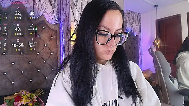 Zami Escobar of online show from 11-28-25, 06:32