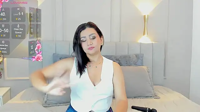 victoria bourne online show from 11-08-25, 07:12